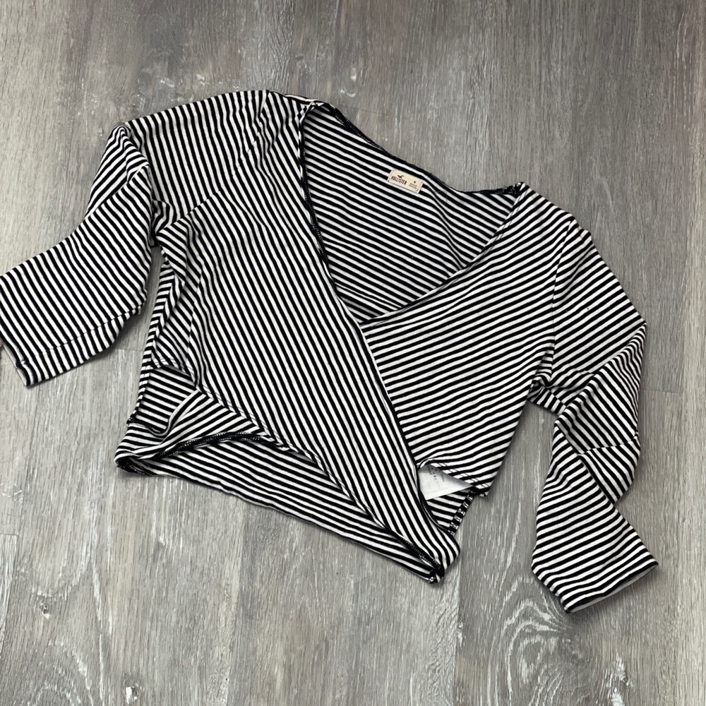Hollister top